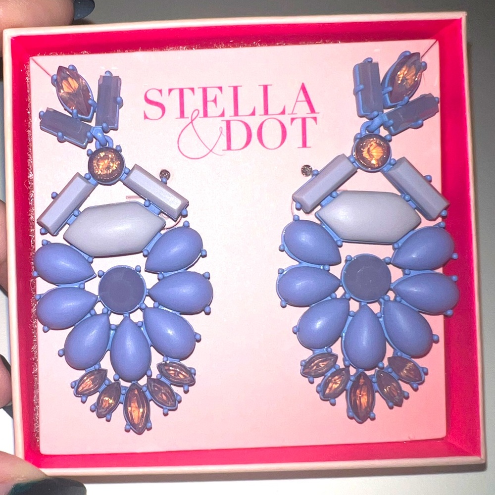 Brand new, never worn chandelier earrings